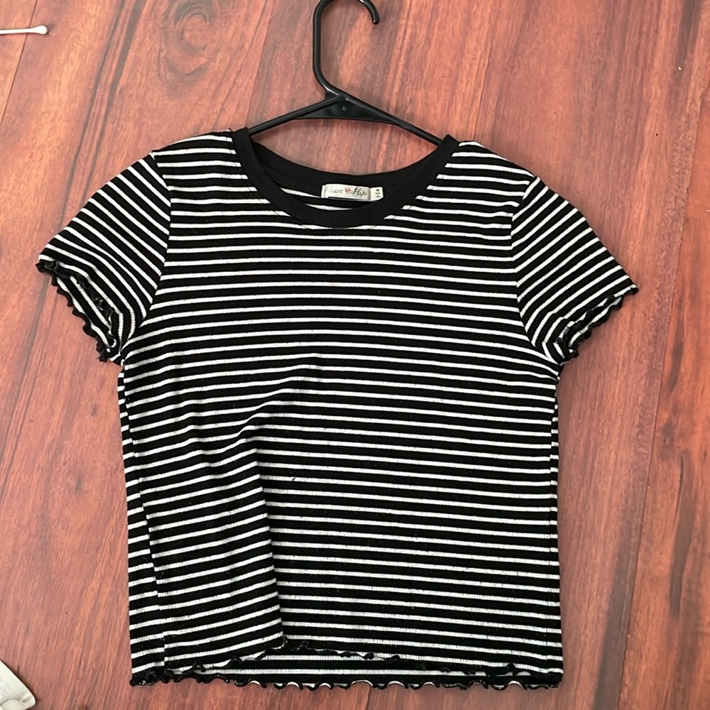 cropped shirt